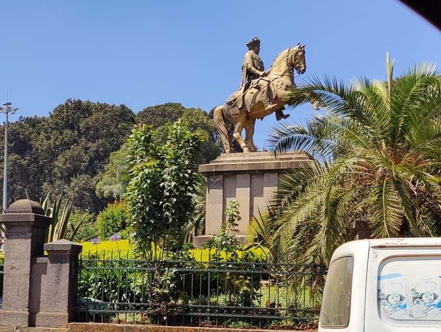 A guided tour of Addis Abeba that includes a city viewpoint - Shiro Meda and Ethiopia’s traditional clothing