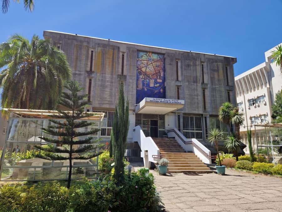 Authentic Addis Ababa Experience with Local Guide & Driver - Lunch and your first taste of Ethiopian food