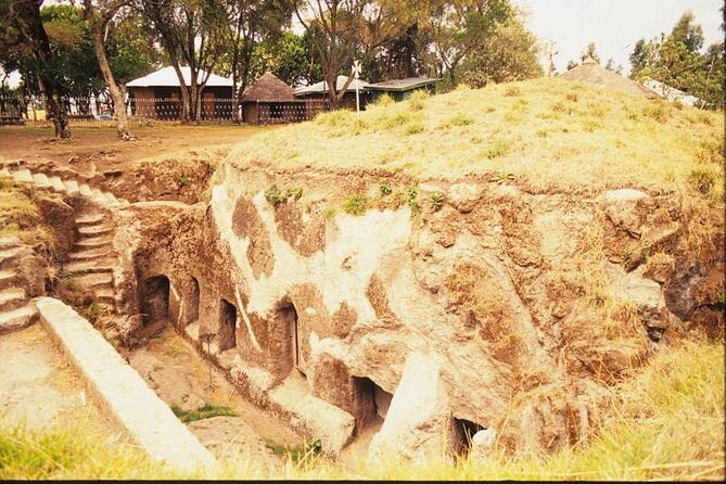 Day Tours around Addis Abeba, Melka Kunture and Adadi Mariam - Two very different chapters of Ethiopian history