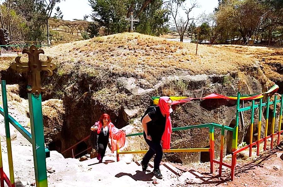 Day trip Adadi Mariam, Melka Kunture and Tiya stele - Three chapters of Ethiopia’s past in nine hours