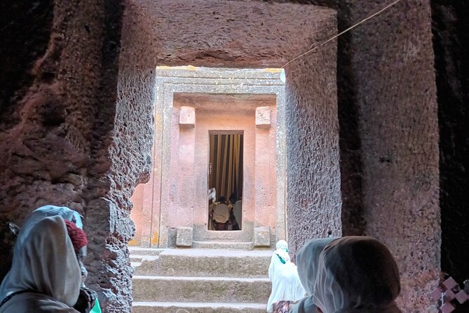 Lalibela Rock Churches Guided Tour - Bet Giyorgis, the cross-shaped finale